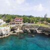 Отель Castle Cove-Ocean Front Villa, фото 21