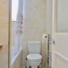 Отель Spacious 3 Bedroom West End Flat, фото 12