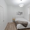 Отель Simple in Palmer Square - Walk to Park and Train, фото 3