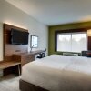 Отель Holiday Inn Express & Suites Aurora - Naperville, an IHG Hotel, фото 11