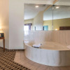 Отель Quality Inn & Suites East Troy I-43, фото 32