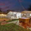 Отель Renovated2 Br with Private Hot tub, фото 3