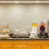 Отель Econo Lodge Raleigh near Walnut Creek Amphitheatre, фото 11