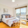Отель StayAU 3BR Deluxe Family Loft Point Cook, фото 6