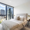 Отель Luxuria Apartments - Collins House, фото 5