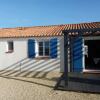 Отель House With 3 Bedrooms in Beauvoir-sur-mer, With Enclosed Garden - 8 km в Бовуар-сюр-Мере