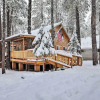 Отель Fully Remodeled Munds Park Cabin: Deck & Fireplace, фото 12