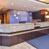 Отель Holiday Inn Express & Suites Topeka West I-70 Wanamaker, an IHG Hotel, фото 2