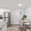 Отель Stylish 2BR Near UT Hyde Park Evonify, фото 10