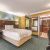 Отель La Quinta Inn & Suites by Wyndham San Francisco Airport West, фото 7