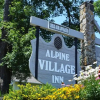 Отель Alpine Village Inn, фото 1