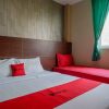 Отель RedDoorz Plus Syariah near Laweyan Solo, фото 23