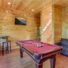 Отель Splash of Moonshine - Two Bedroom Cabin, фото 17