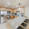 Отель New Listing! Sparkling 4 Min. From Lifts 3 Bedroom Condo, фото 14