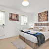 Отель Foxherne 5Bdrm 3BA Serviced House Slough, фото 6