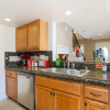 Отель Costa Mesa/Newport - Fast WiFI - Work Stations - Free Parking - Self Check In! (CM-1), фото 10