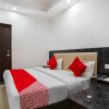 Отель Oyo Flagship 42035 Hotel Raj Ganga, фото 7