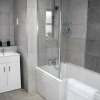 Отель Immaculate 3-bedroom House in Milton Keynes, фото 10