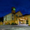 Отель La Quinta Inn & Suites by Wyndham Pasadena в Пасадене
