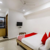 Отель OYO 48254 Hotel D Veeray, фото 2