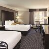 Отель La Quinta Inn & Suites by Wyndham Santa Clarita - Valencia, фото 27