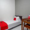 Отель RedDoorz near Universitas PGRI Semarang, фото 6