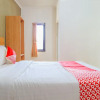 Отель Oyo 91433 Hotel Sari Jeneponto, фото 17