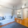 Отель Spacious Art Deco apt. in Darlinghurst, фото 3