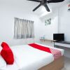 Отель OYO 44011 Weng Bee Guest House, фото 25