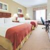 Отель Holiday Inn Express Hotel & Suites, an IHG Hotel, фото 2