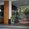 Отель Cleo Hotel Basuki Rahmat Surabaya, фото 1