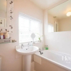 Отель Wargrave Cottage - 2 Bedrooms Private Garden, фото 8