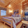 Отель Cuddle Bear, 1 Bedroom, Hot Tub, Grill, Jetted Tub, Fireplace, Sleeps 2, фото 3