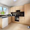 Отель Ascot - Immaculate 2 Bed House with Parking, фото 9