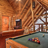 Отель Smoky Mountain Log Cabin: 7 Mi to Gatlinburg!, фото 14