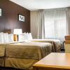 Отель Quality Suites Near West Acres, фото 26