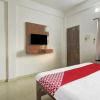 Отель OYO Flagship 807292 Sunrise Guest House, фото 7