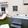 Отель Fuerte Holiday Villa Jacuzzi And Style, фото 16