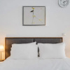 Отель Sanders Home Suites - Charming Downtown Studio, фото 16