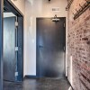Отель Sleek, Modern Loft in Downtown Springfield!, фото 2
