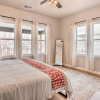 Отель Charming Downtown Home w/ Updated Interior!, фото 5