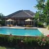 Отель Villa Cerah Beachfront Holiday House, фото 8