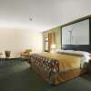 Отель Super 8 by Wyndham Columbia City, фото 4
