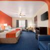 Отель Howard Johnson Suites Central, фото 36