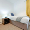 Отель Perfect Base to Stay in Swansea - TV in every Bedroom!, фото 4