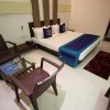Отель OYO Rooms Navrangpura, фото 10