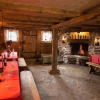 Отель Ski-in ski-out fully catered Chalet, фото 6