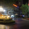 Отель Moumou Hostel в Бангкоке