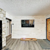 Отель New Listing! Foxy Bear - Relaxing Woodsy 2 Bedroom Cabin, фото 2
