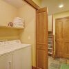 Отель Highland Greens Linden 3 Br townhouse by RedAwning, фото 14